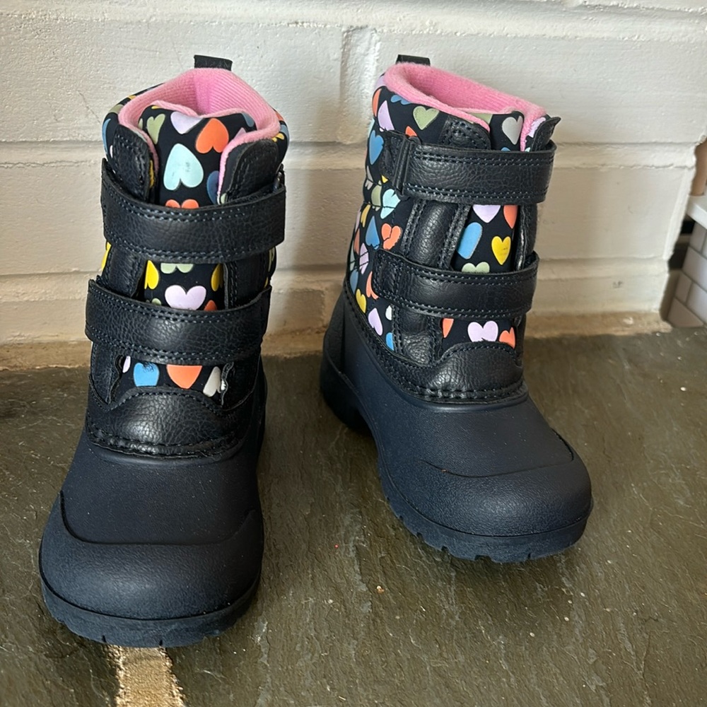 NWT Carters Toddler Snowboots- size 8